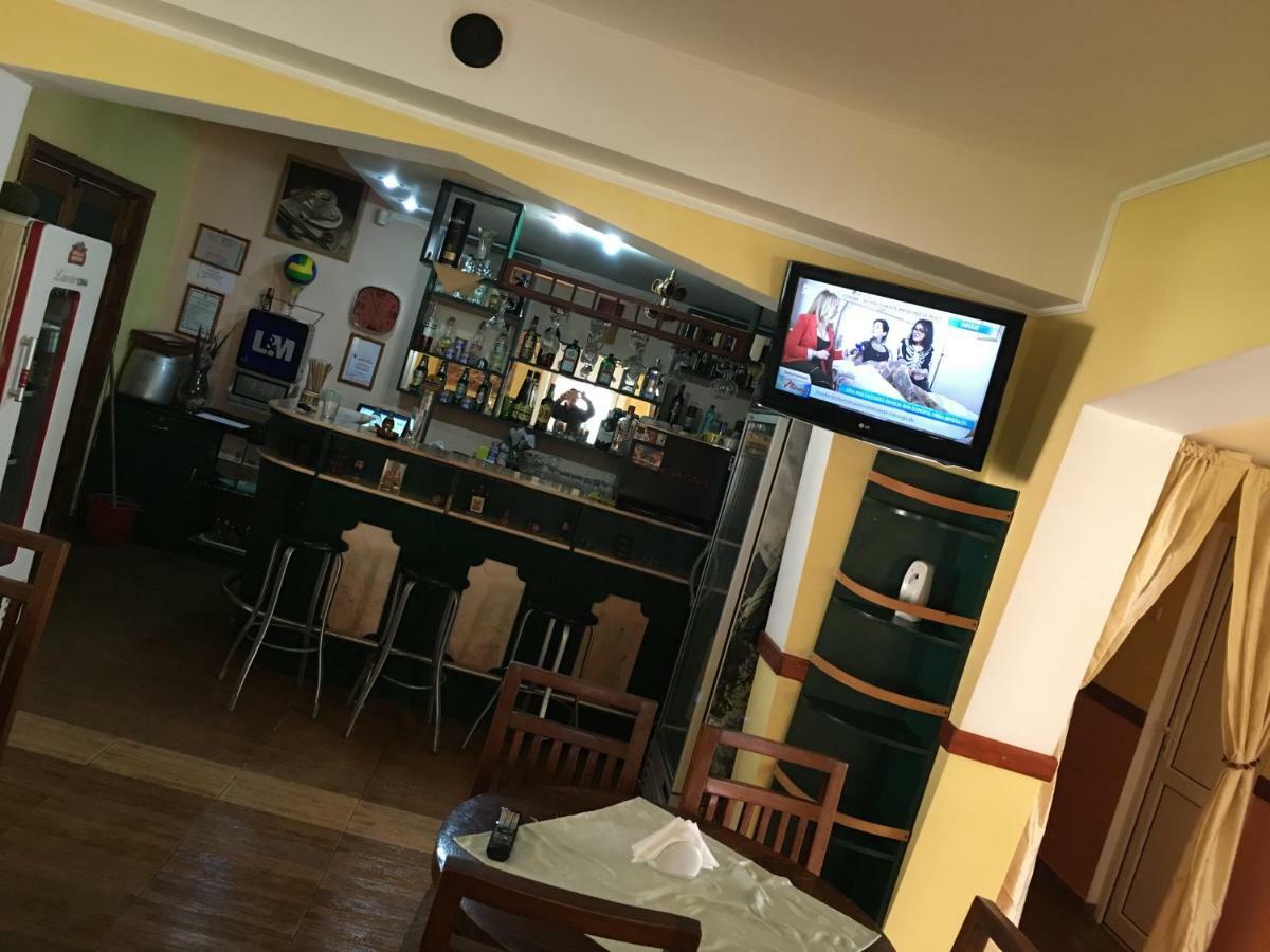 Pensiune Restaurant Arconi นาโวดาริ ภายนอก รูปภาพ